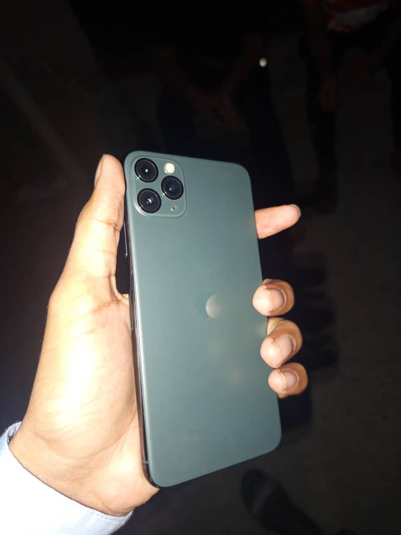 Apple iPhone 11 Pro Max 0