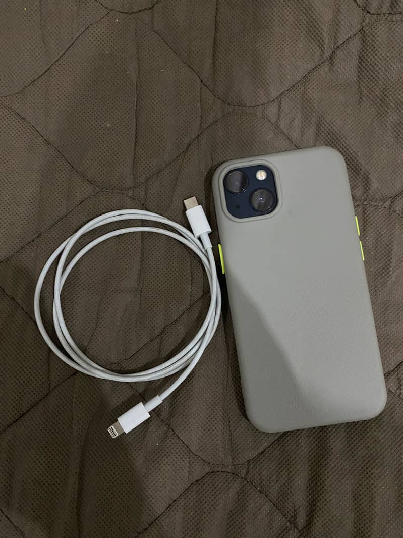 Apple iPhone 13 0