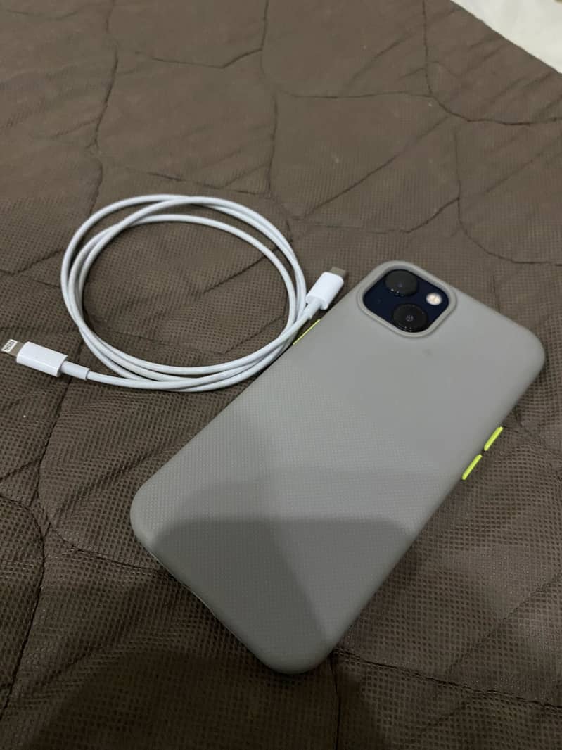 Apple iPhone 13 8