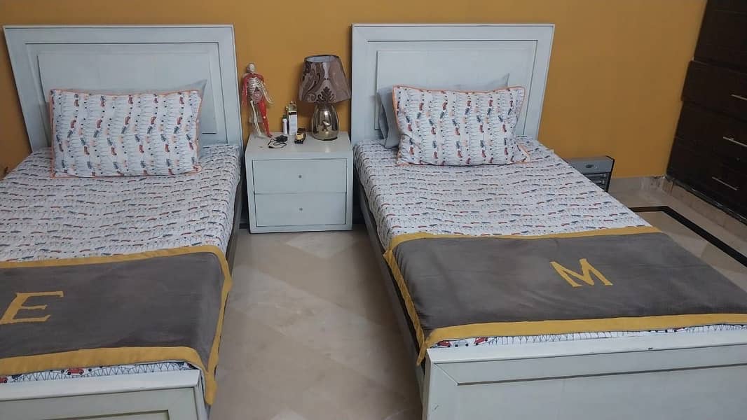 Two single Bed 0