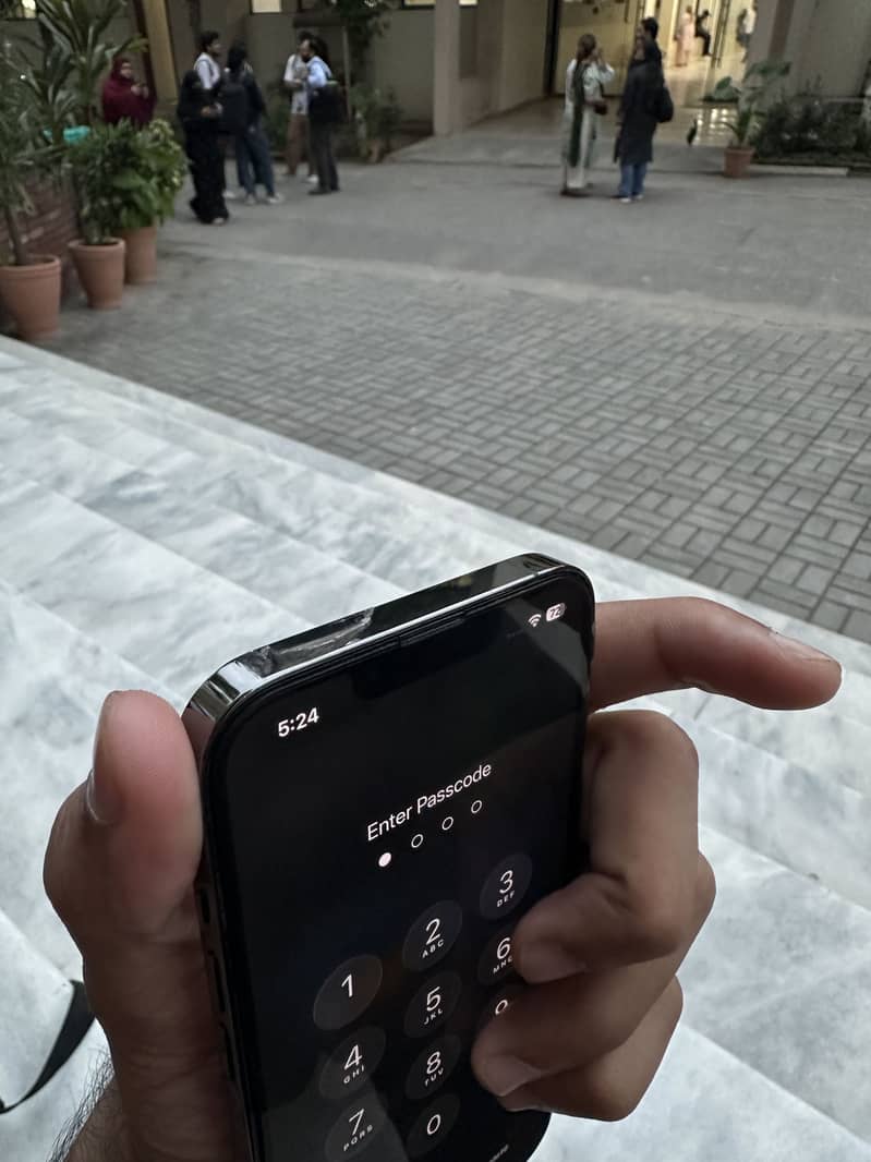 Apple iPhone 13 Pro 3