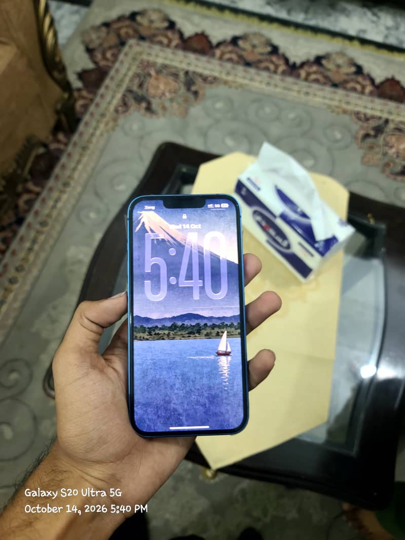 Apple iPhone 13 4