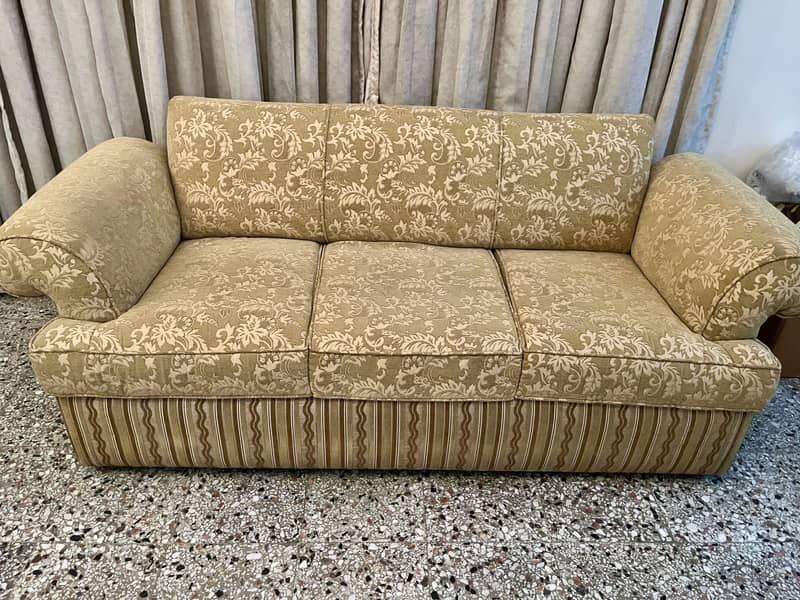Preloved Sofa 0