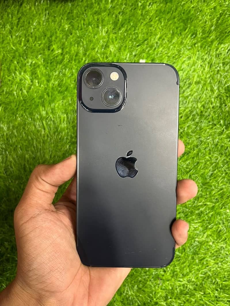 Apple iPhone 13 0