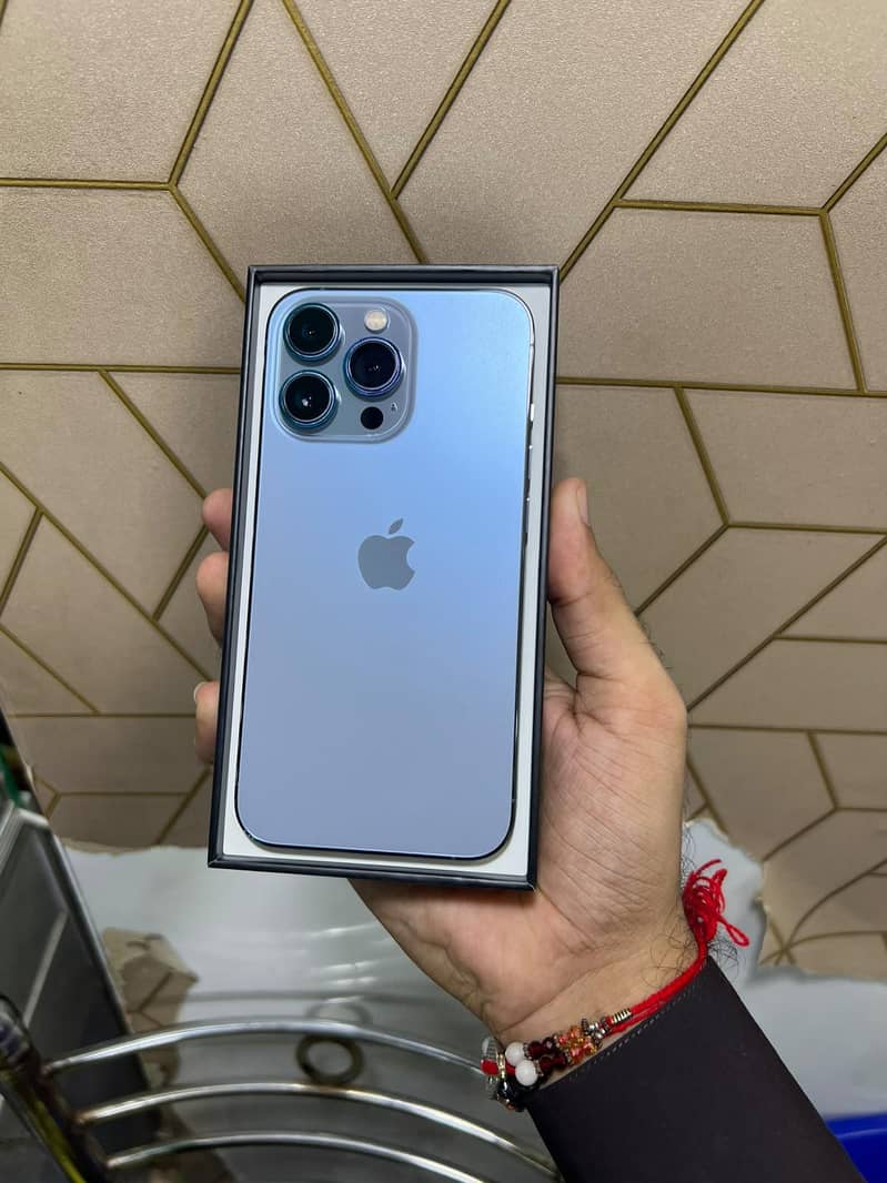 Apple iPhone 13 Pro 0