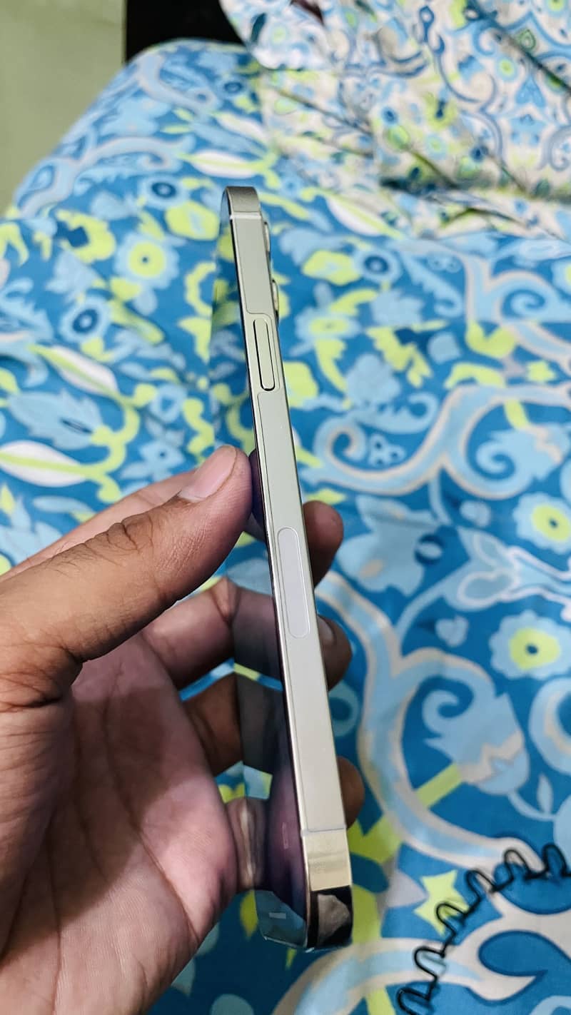 Apple iPhone 12 Pro Max 4