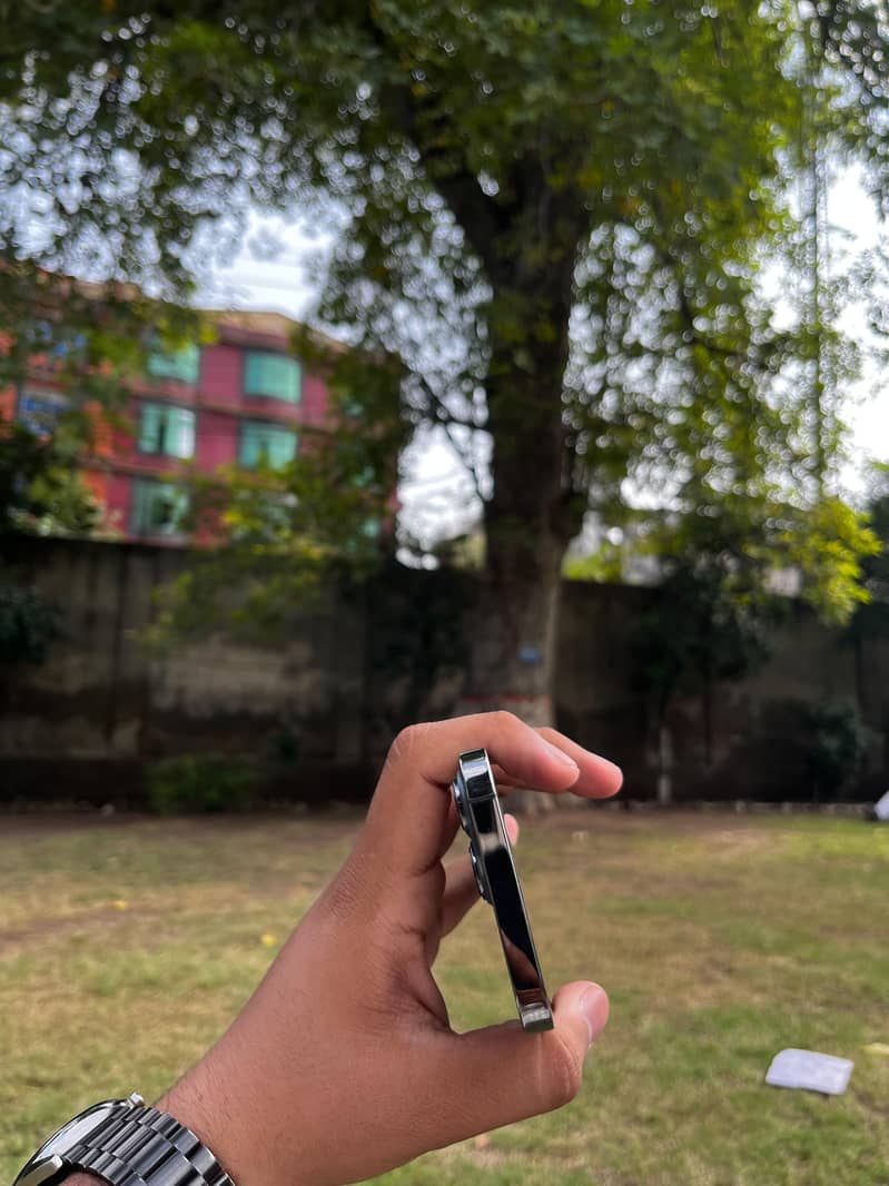 Apple iPhone 13 Pro 2