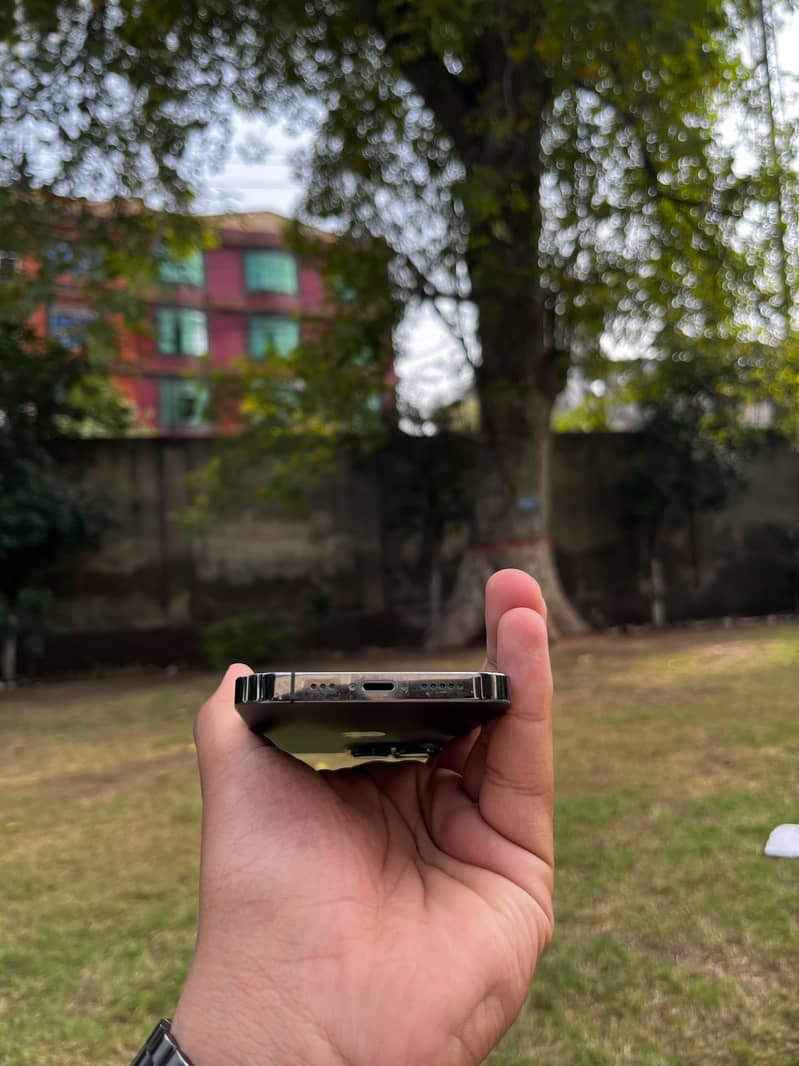 Apple iPhone 13 Pro 4