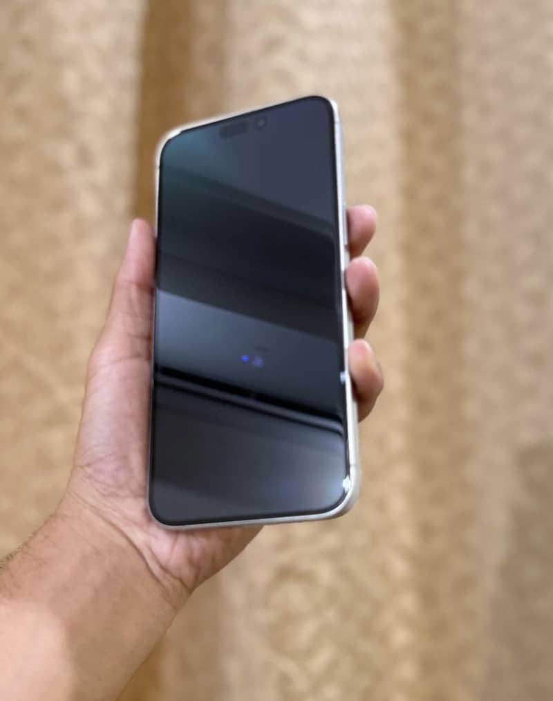 Apple iPhone 15 Pro Max 3