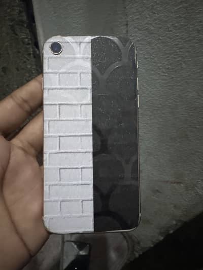Apple iPhone 8.  WhatsApp 03221662362