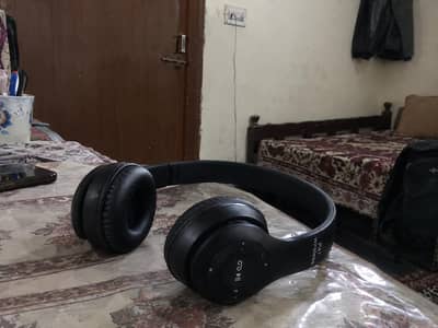 New p47 headphones black colour And fast charger