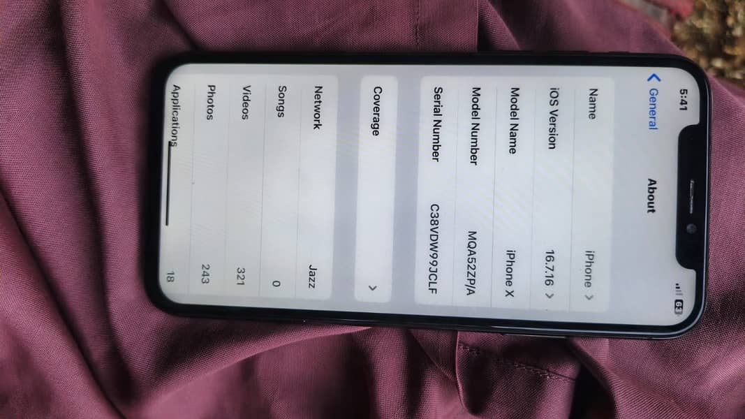 Apple iPhone X 4
