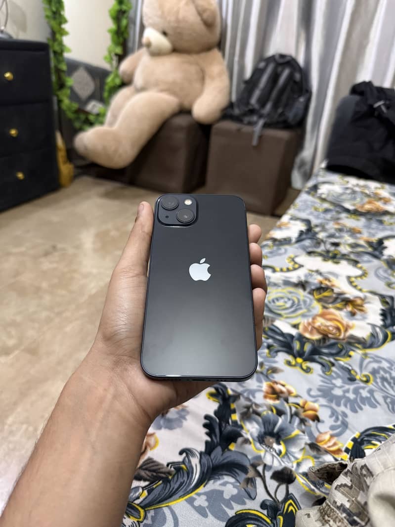 Apple iPhone 13 0