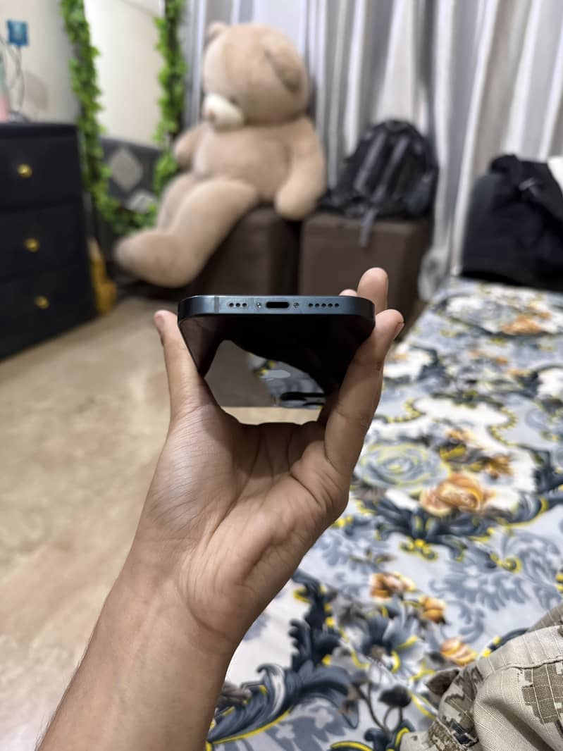 Apple iPhone 13 1