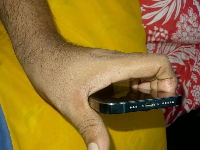 Apple iPhone 12 Pro 4