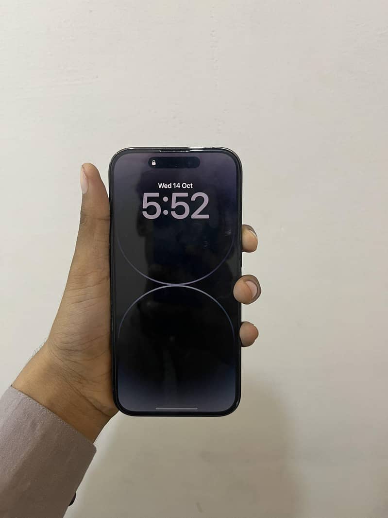 Apple iPhone 14 Pro 1