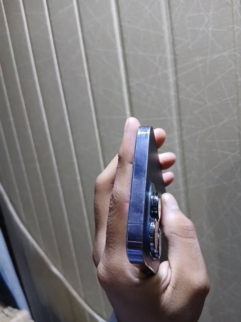 Apple iPhone 14 Pro Max 1
