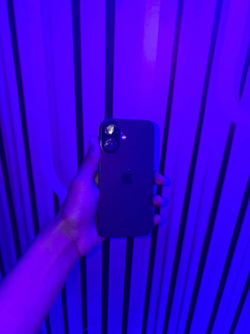 Apple iPhone 16 1