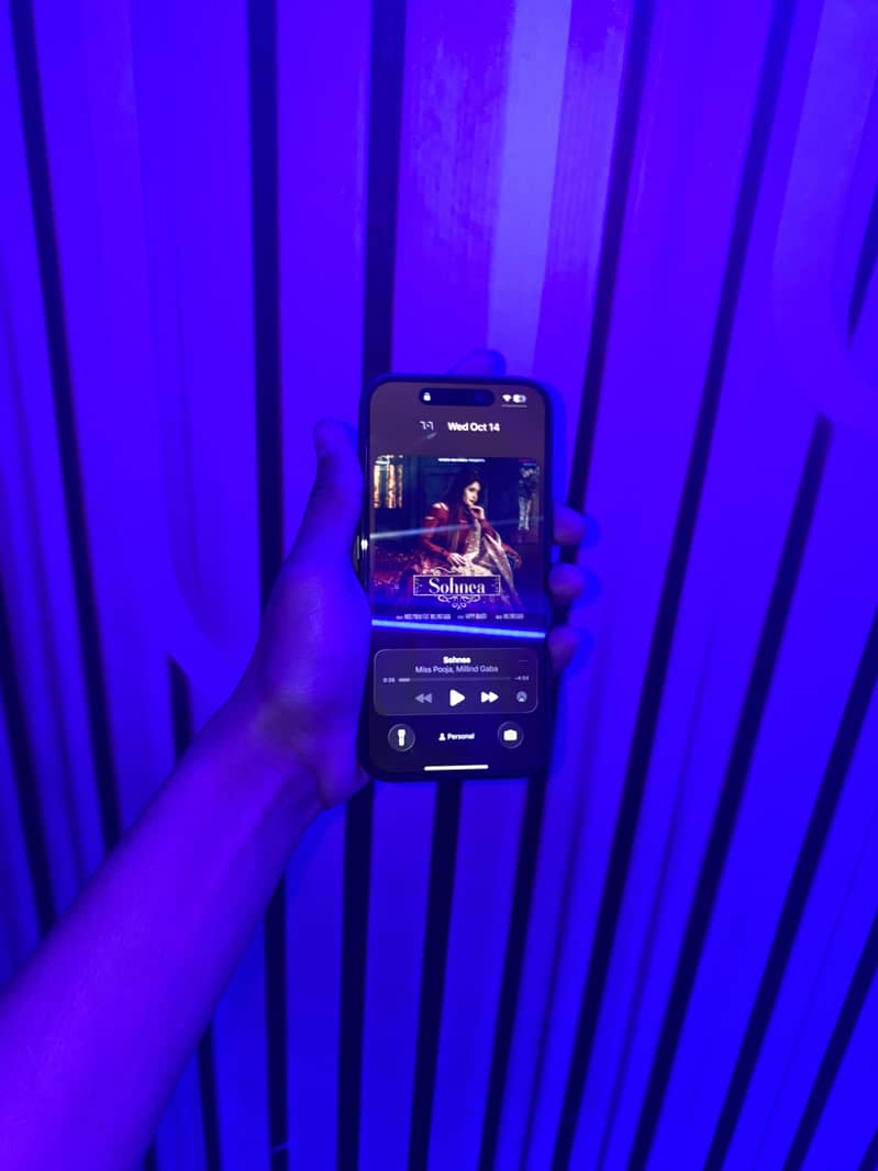 Apple iPhone 16 3
