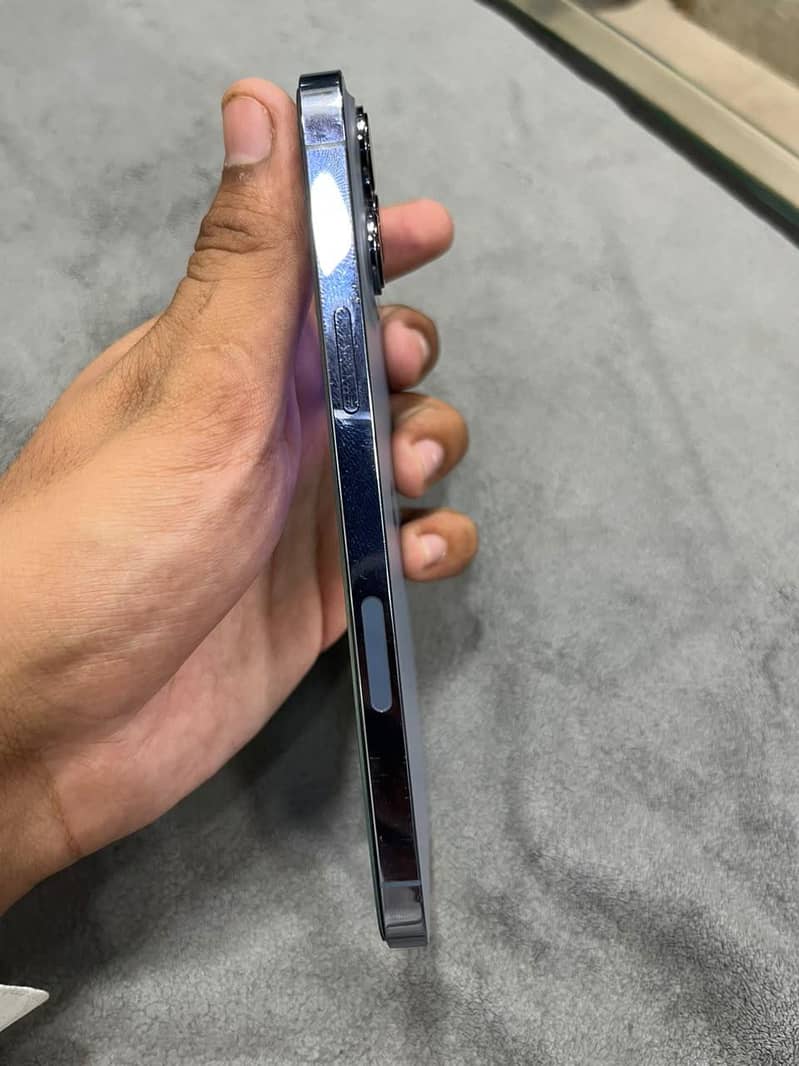 Apple iPhone 13 Pro Max 4