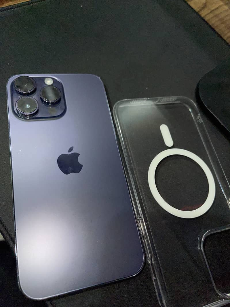 Apple iPhone 14 Pro Max 0