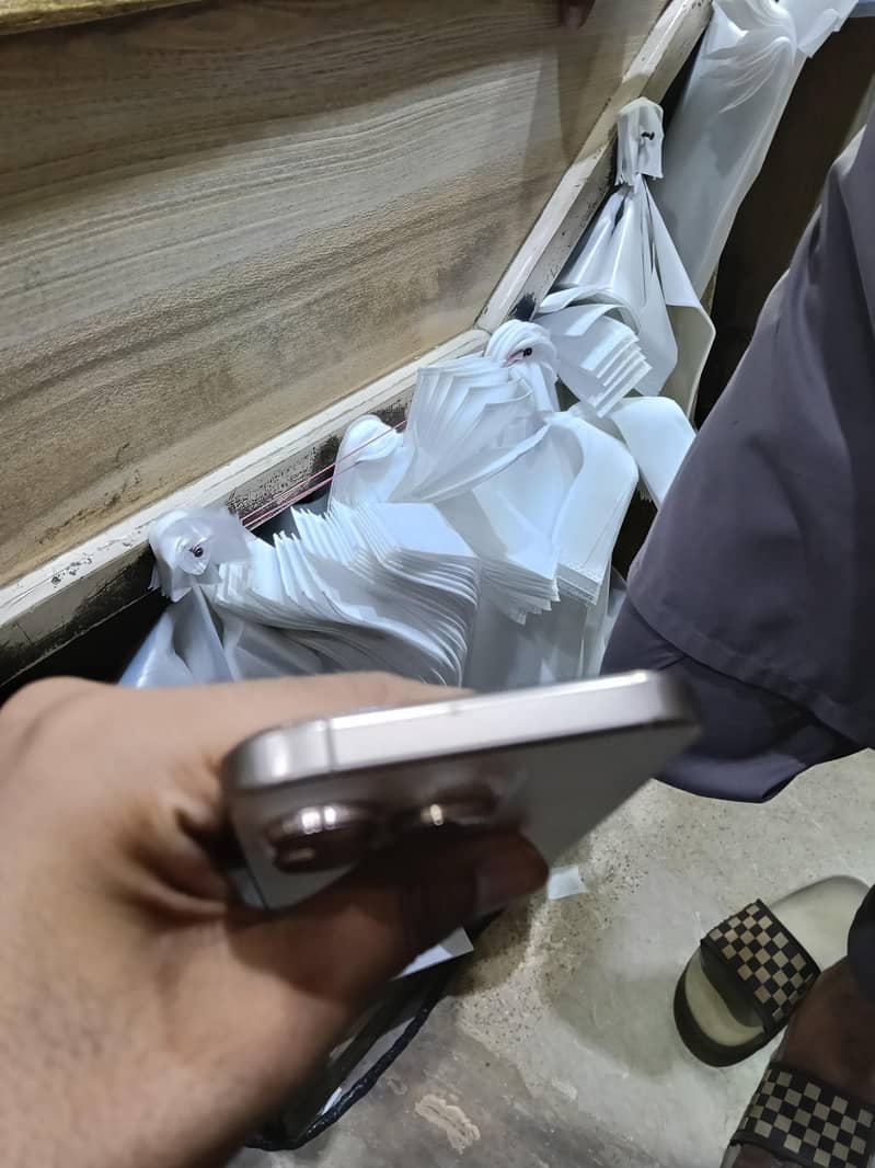 Apple iPhone 16 Pro 4