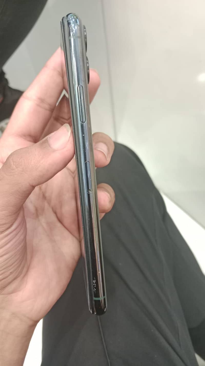 Apple iPhone 11 Pro Max 1