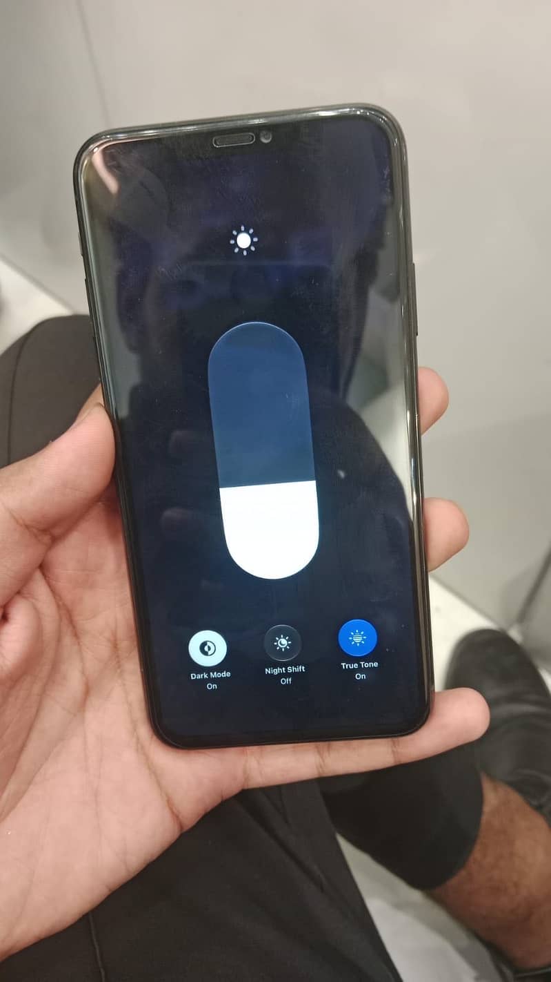 Apple iPhone 11 Pro Max 2