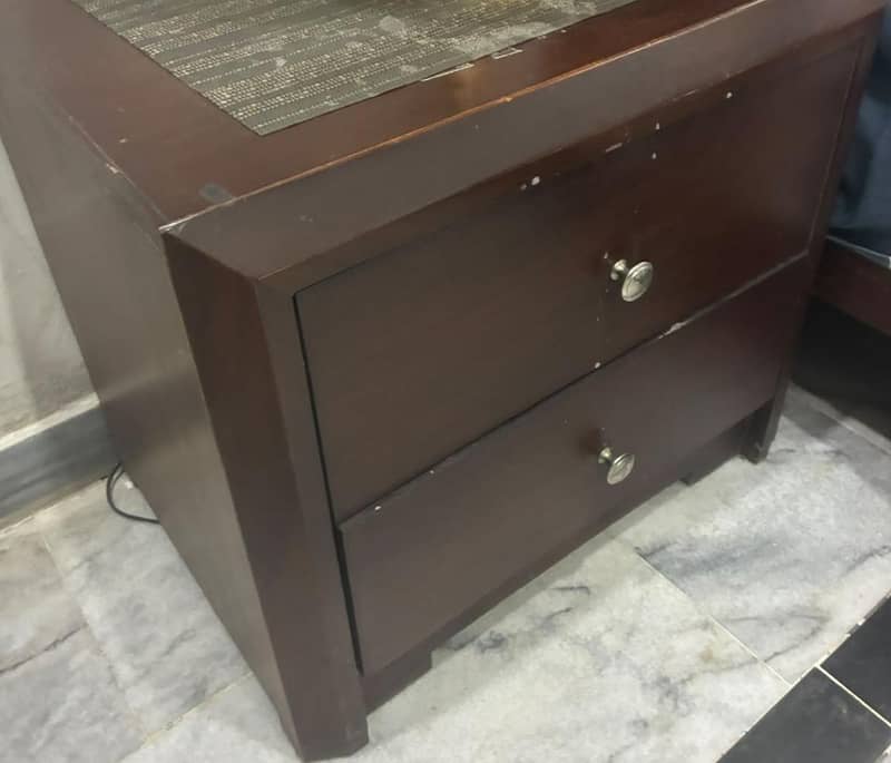 bed with 2 side table and dressing table with mirror 5
