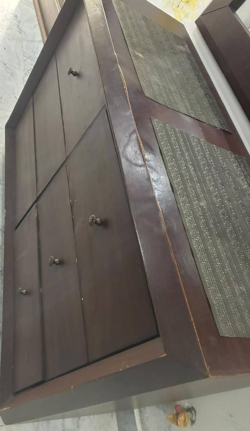 bed with 2 side table and dressing table with mirror 7