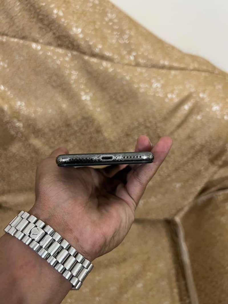 Apple iPhone X 6