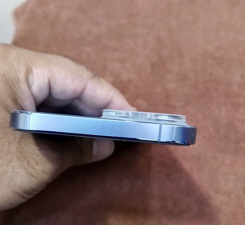 Apple iPhone 13 Pro Max 2