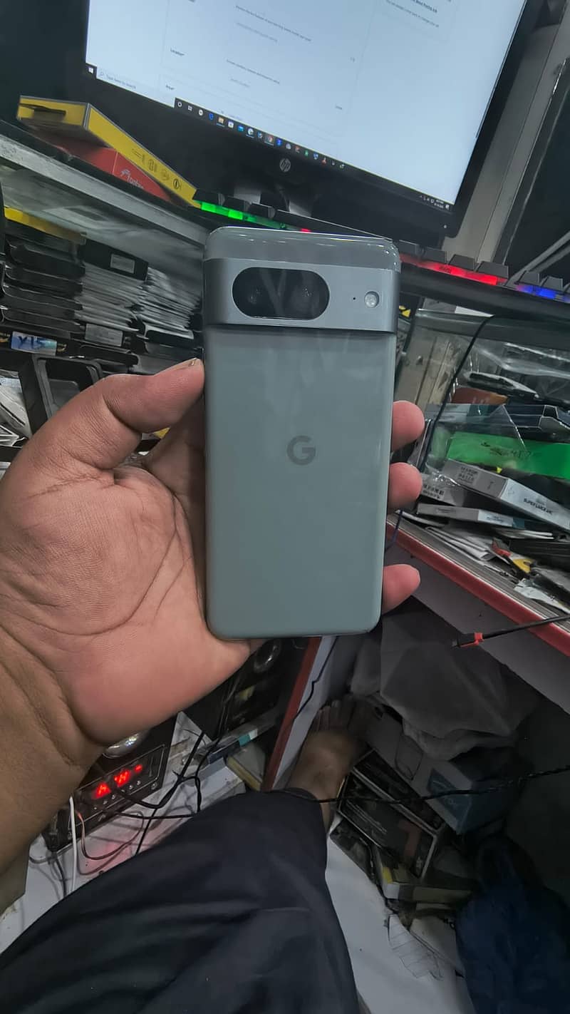 Google Pixel 8 2