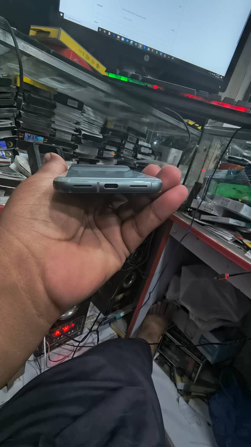 Google Pixel 8 5