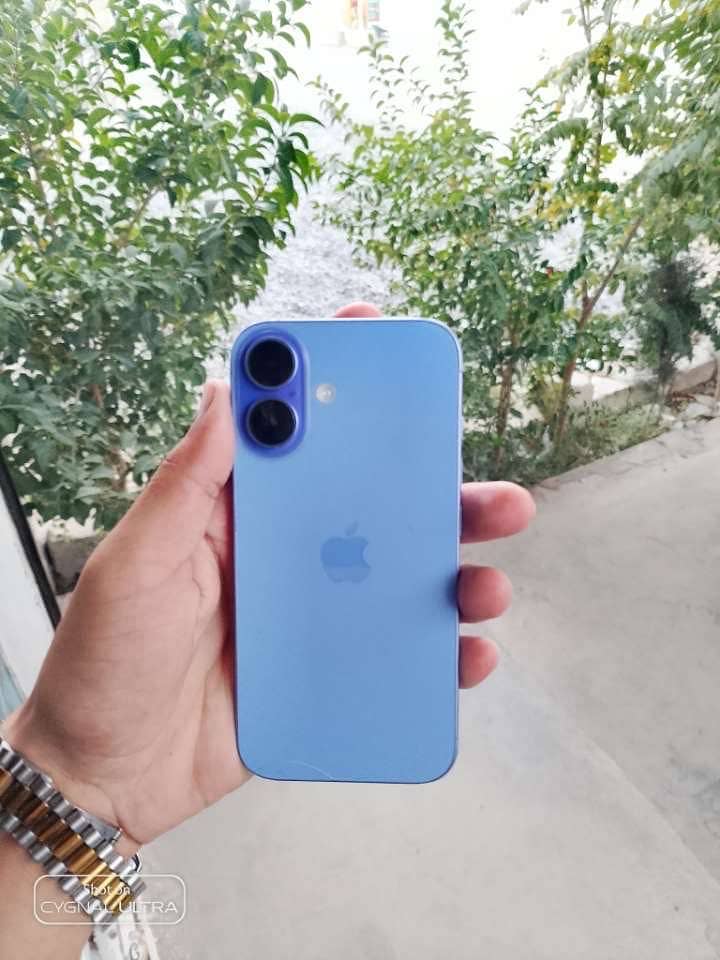 Apple iPhone 16 0