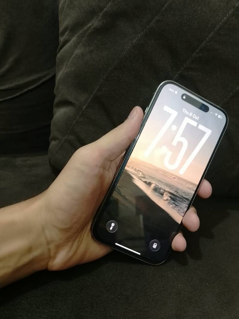 Apple iPhone 15 Pro 3