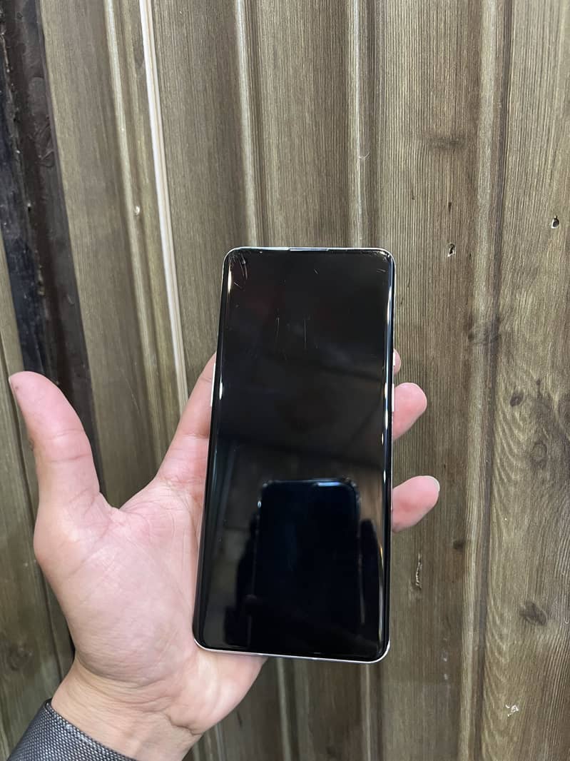One Plus 9 Pro 6