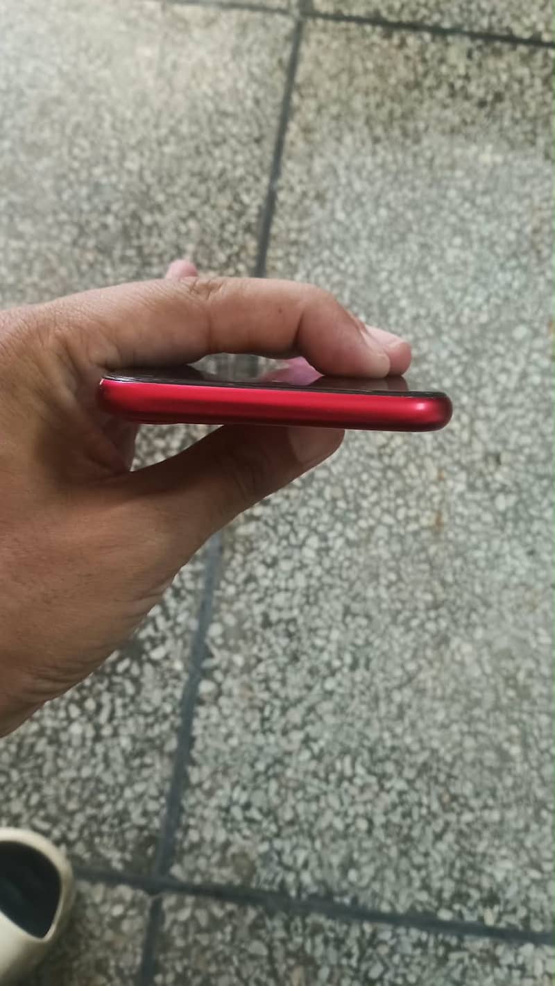 Apple iPhone 11 0