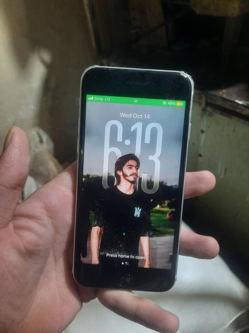 Apple iPhone SE 0