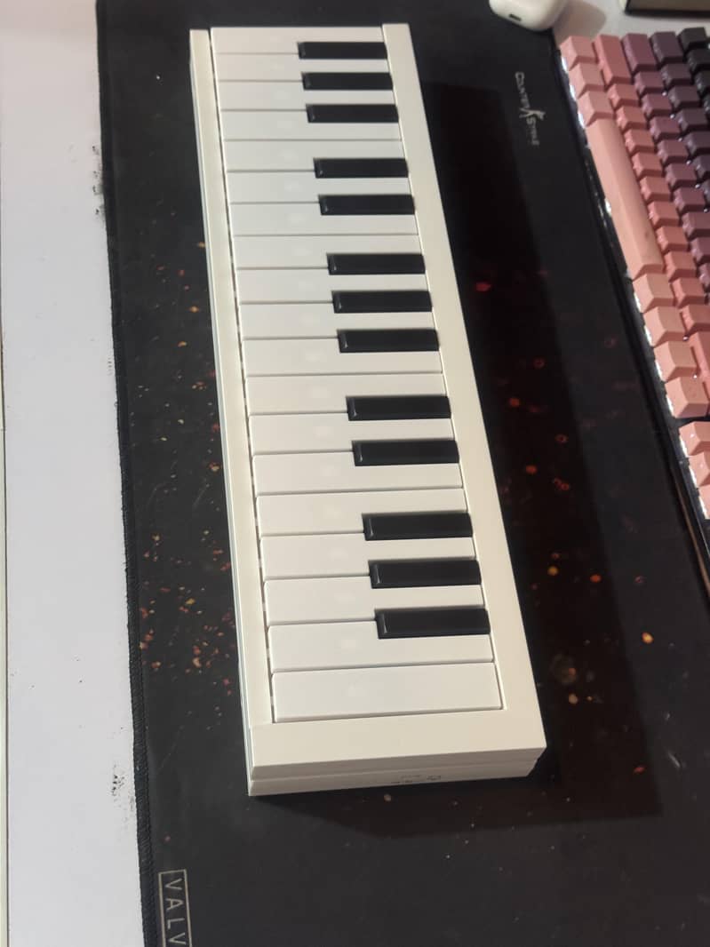 BF960 Foldable Piano 1