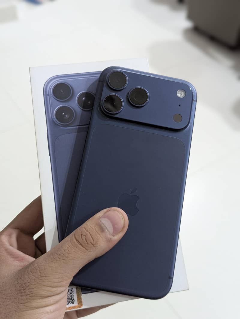 Apple iPhone 17 Pro Max 0