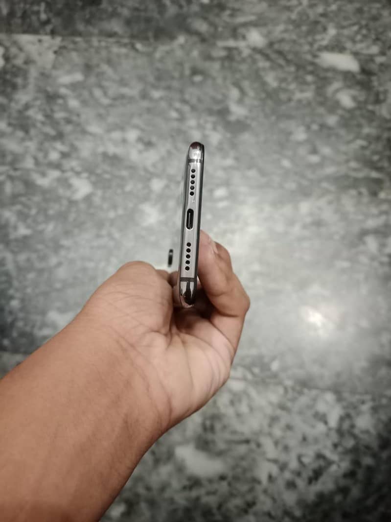 One Plus 7.8 / 256 9