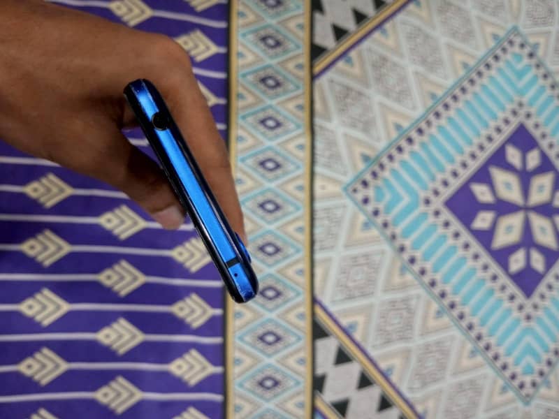 Sharp Aquos R5G 5