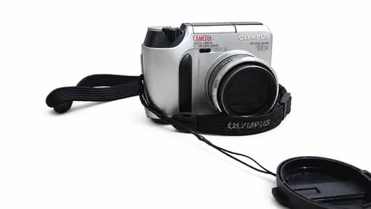 DIGITAL CAMERA