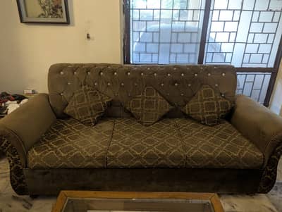 Comfortable 5-Seater Sofa (3+1+1) - Mint Condition