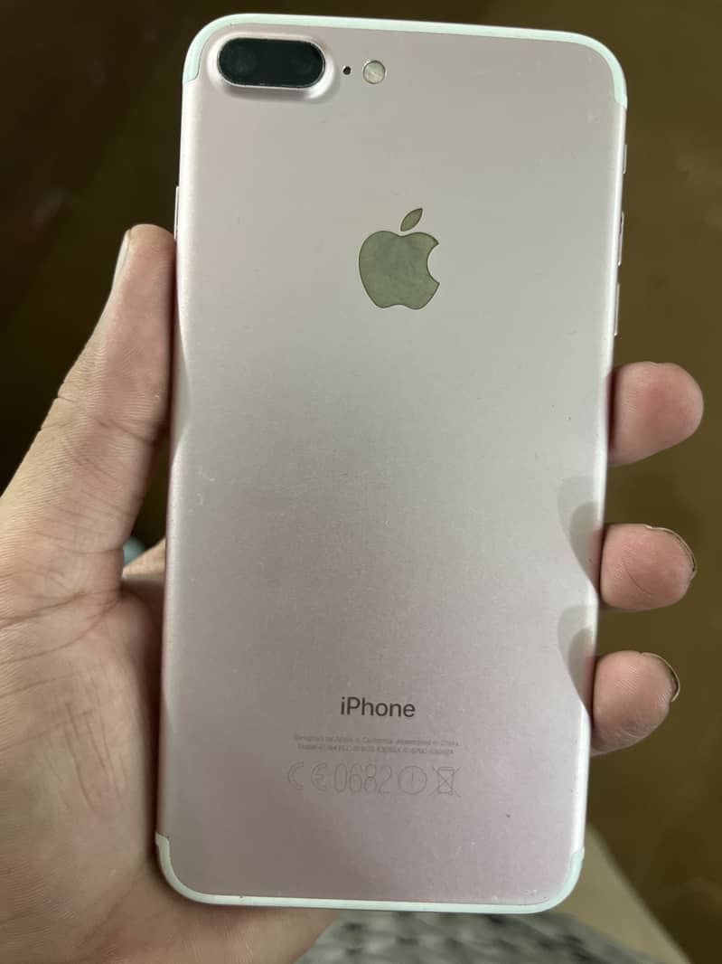 Apple iPhone 7 Plus 1