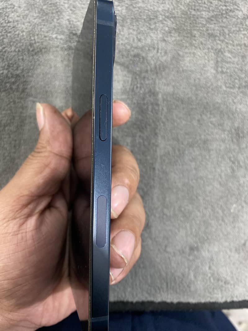 Apple iPhone 13 1