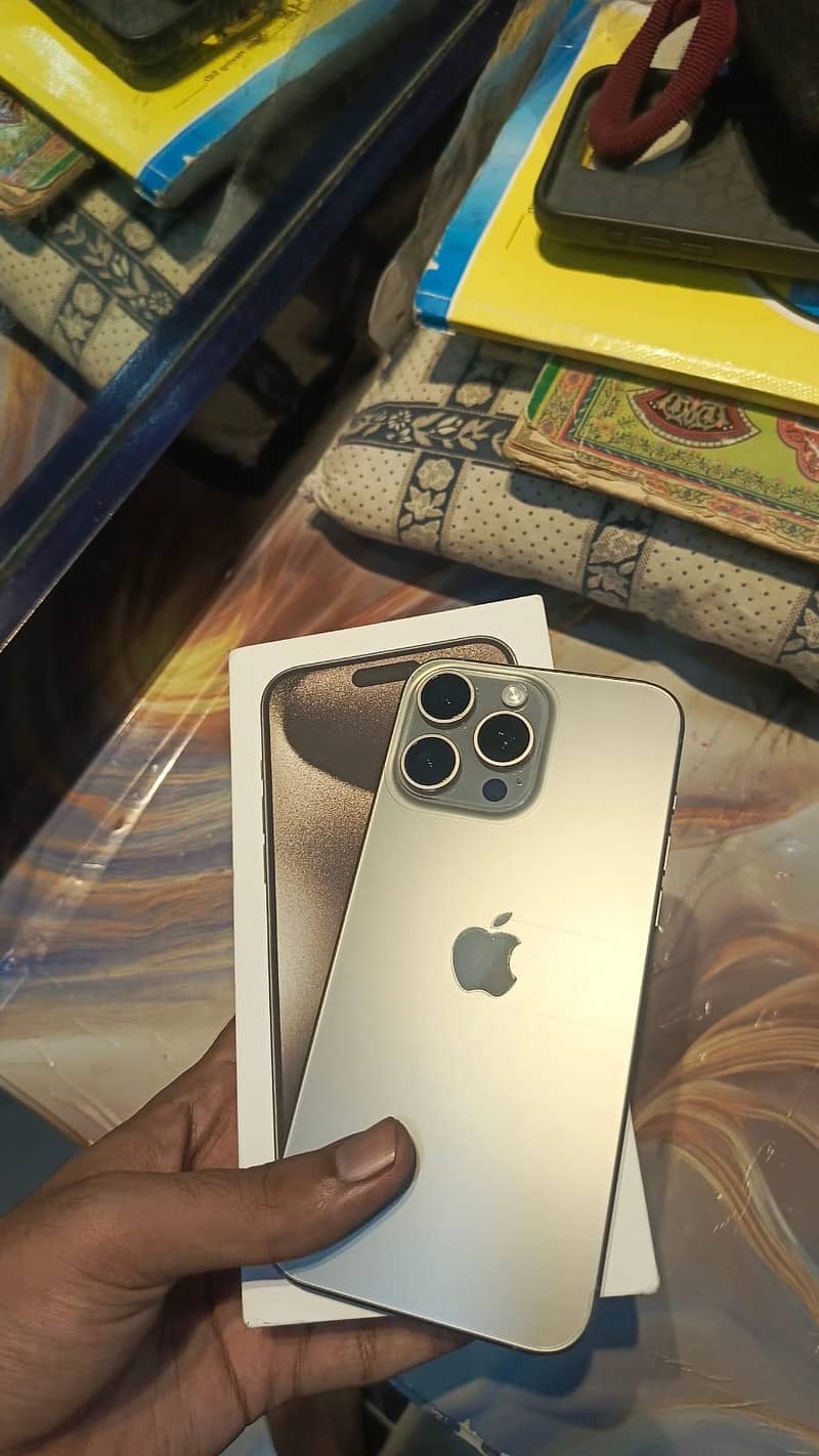 Apple iPhone 15 Pro Max 0