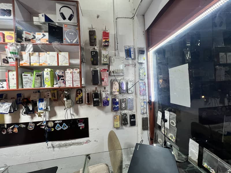 Mobile shop 4