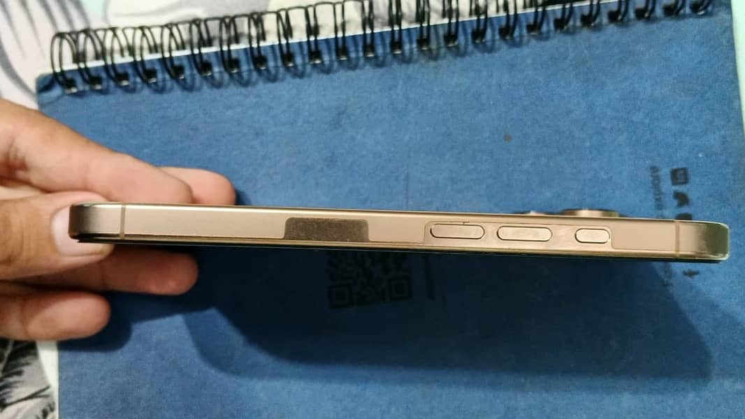 Apple iPhone 16 Pro 5